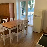 Százesztendős Révészház